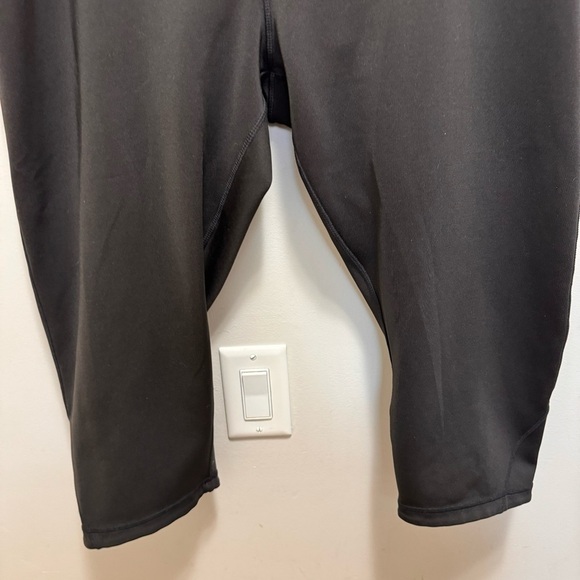 Pennington's Nola Activewear Black & Grey Reversible Capri S|ize 1x - Picture 9 of 10